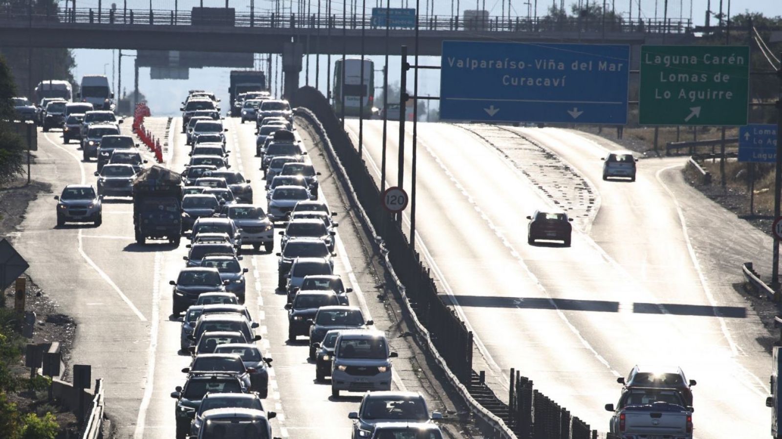 <p>Gobierno activó plan de contingencia en carreteras para fin de semana largo</p>
