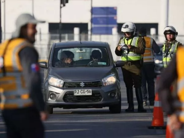 Restricción vehicular en Santiago: estos son los dígitos que no pueden circular