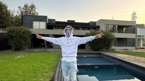 <p>Pailita mostró la remodelación de su casa y sorprendió al trabajar junto a sus padres</p>Pailita mostró la remodelación de su casa y sorprendió al trabajar junto a sus padres
