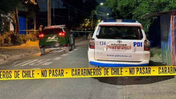 Hombre de 33 años es asesinado a disparos afuera de su casa en Cerro Navia