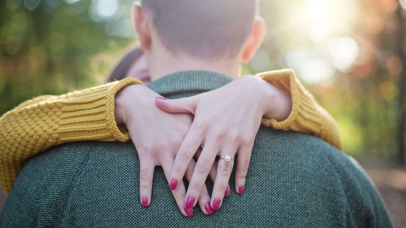 <p>Romance en la oficina: 42% de los chilenos admite haber tenido un vínculo amoroso en el trabajo</p>
