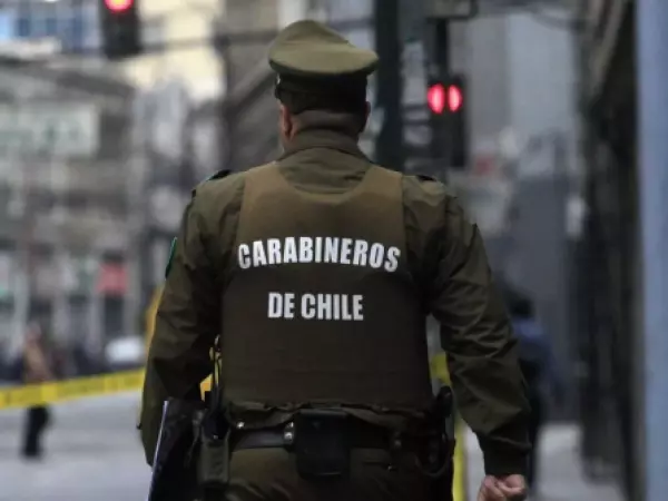 Intentó evadir un parte con $25 mil: detienen a conductor por soborno a carabineros