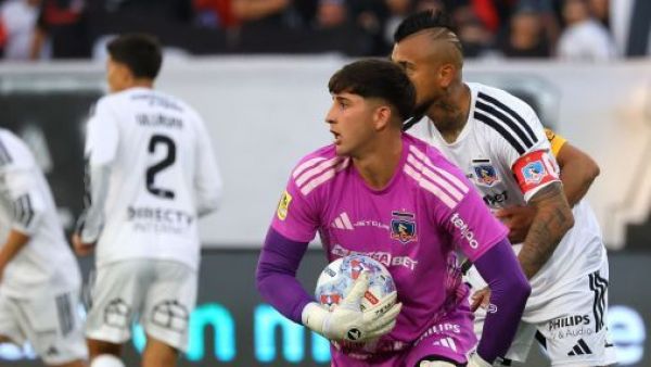 "Gracias por tanto": el 'protegido' de los hinchas de Colo Colo en partido contra Coquimbo Unido
