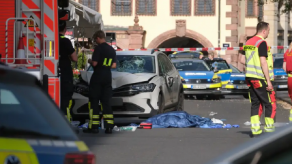 <p>Dos muertos en atropello masivo en ciudad alemana de Leipzig</p>Dos muertos en atropello masivo en ciudad alemana de Leipzig
