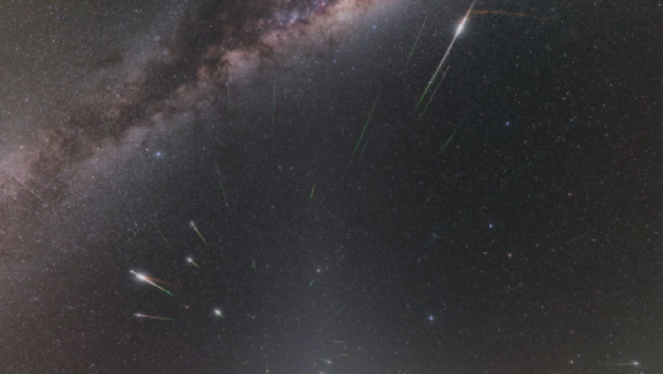 <p>Luvia de meteoritos Eta Acuáridas </p>Conoce los detalles de la lluvia de meteoros Eta Acuáridas que iluminarán el cielo de Chile
