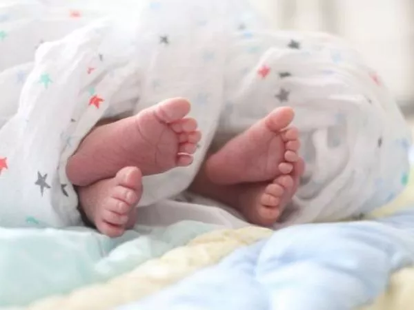 Buscan voluntarios en Chile para abrazar a recién nacidos abandonados en hospitales