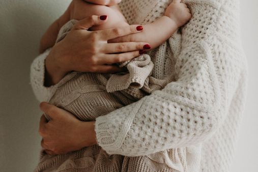 <p>Abren convocatoria para voluntariado que acompaña a bebés en situación de abandono</p>Fundación abre convocatoria para voluntariado que acompaña a bebés en situación de abandono
