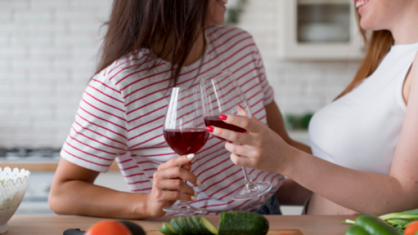 Para una bonita celebración: ¿Qué vino regalar a una mamá según su personalidad?
