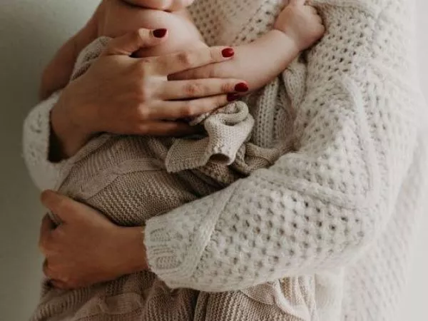 Abren convocatoria para voluntariado que acompaña a bebés en situación de abandono