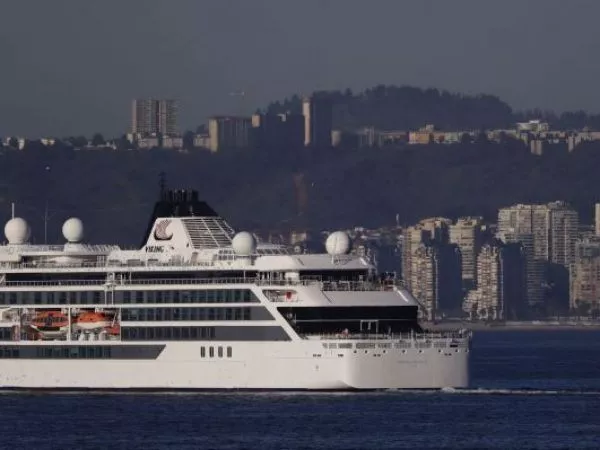 Minsal aisló a dos chilenos que viajaron en crucero con hantavirus
