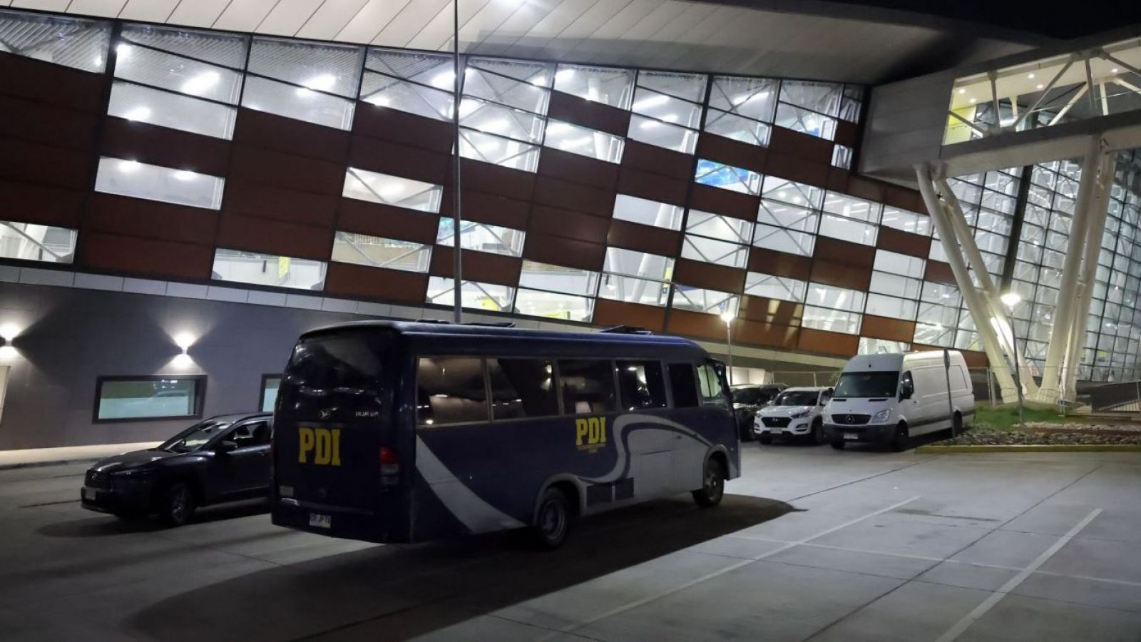 Detienen a ciudadana argentina en aeropuerto de Santiago por portar munición
