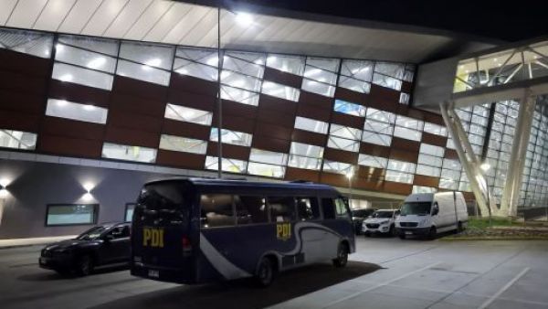 Detienen a ciudadana argentina en aeropuerto de Santiago por portar munición
