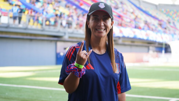 Cecilia Pérez respalda a Michael Clark tras allanamiento al CDA de Universidad de Chile

