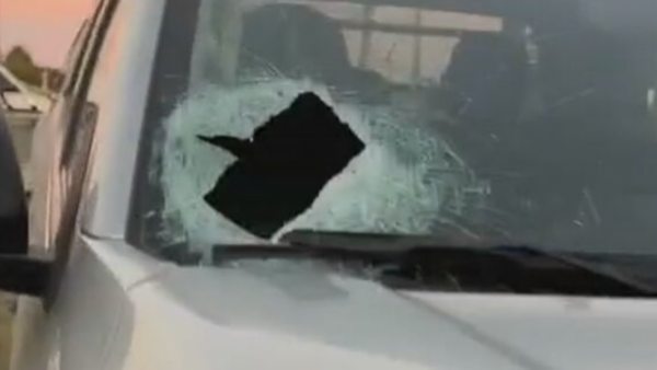 En estado grave: Mujer fue impactada por fierro que cayó de pasarela en Ruta 5 Sur
