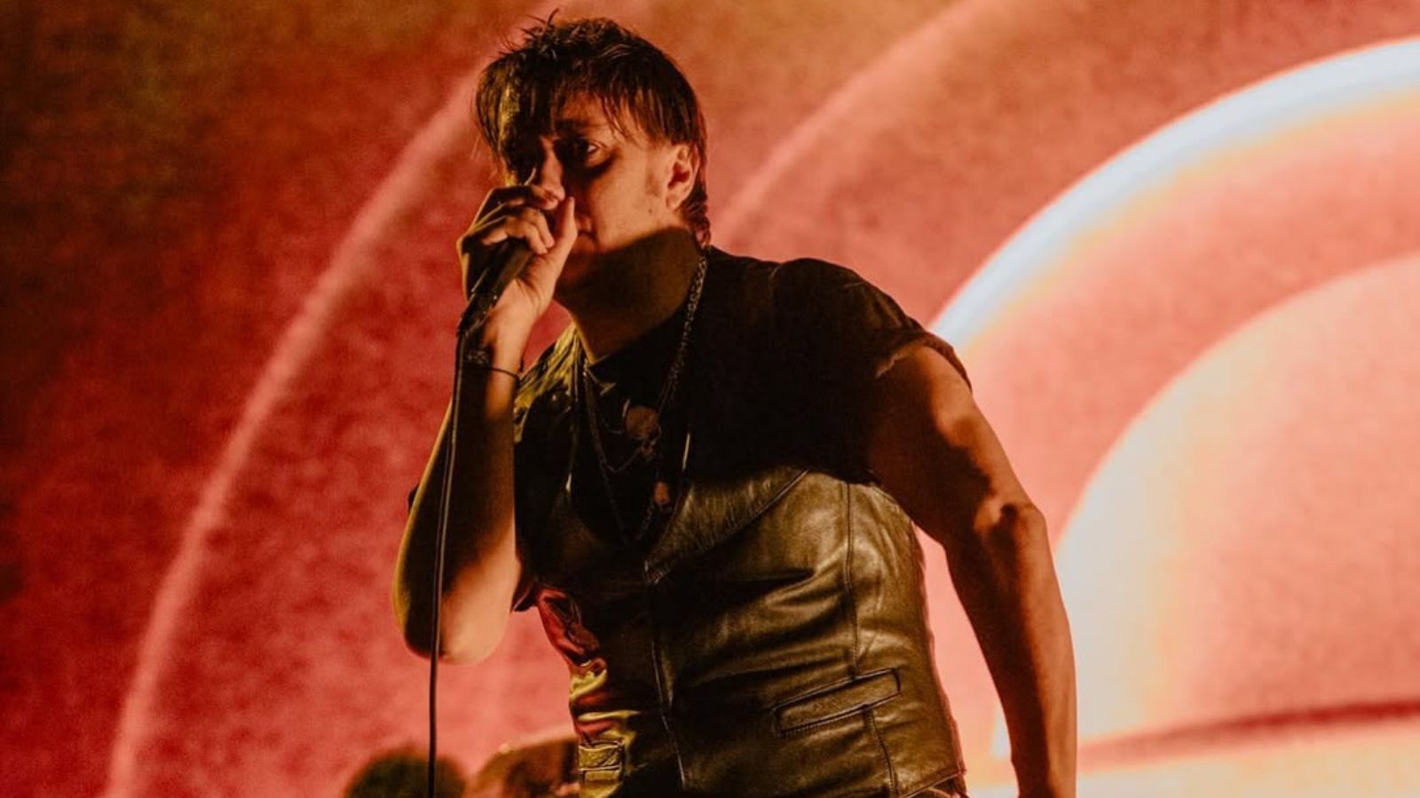 <p>The Strokes en vivo.</p>
