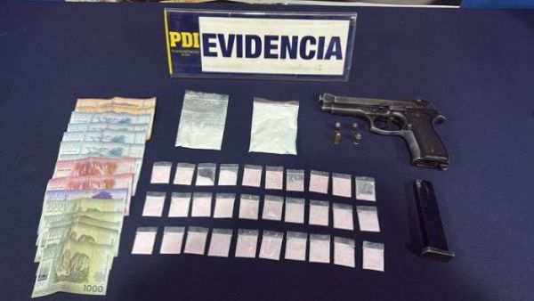 <p>Adulto quedó en prisión preventiva y menor en internación por tráfico de ketamina en Calama</p>Adulto quedó en prisión preventiva y menor en internación por tráfico de ketamina en Calama
