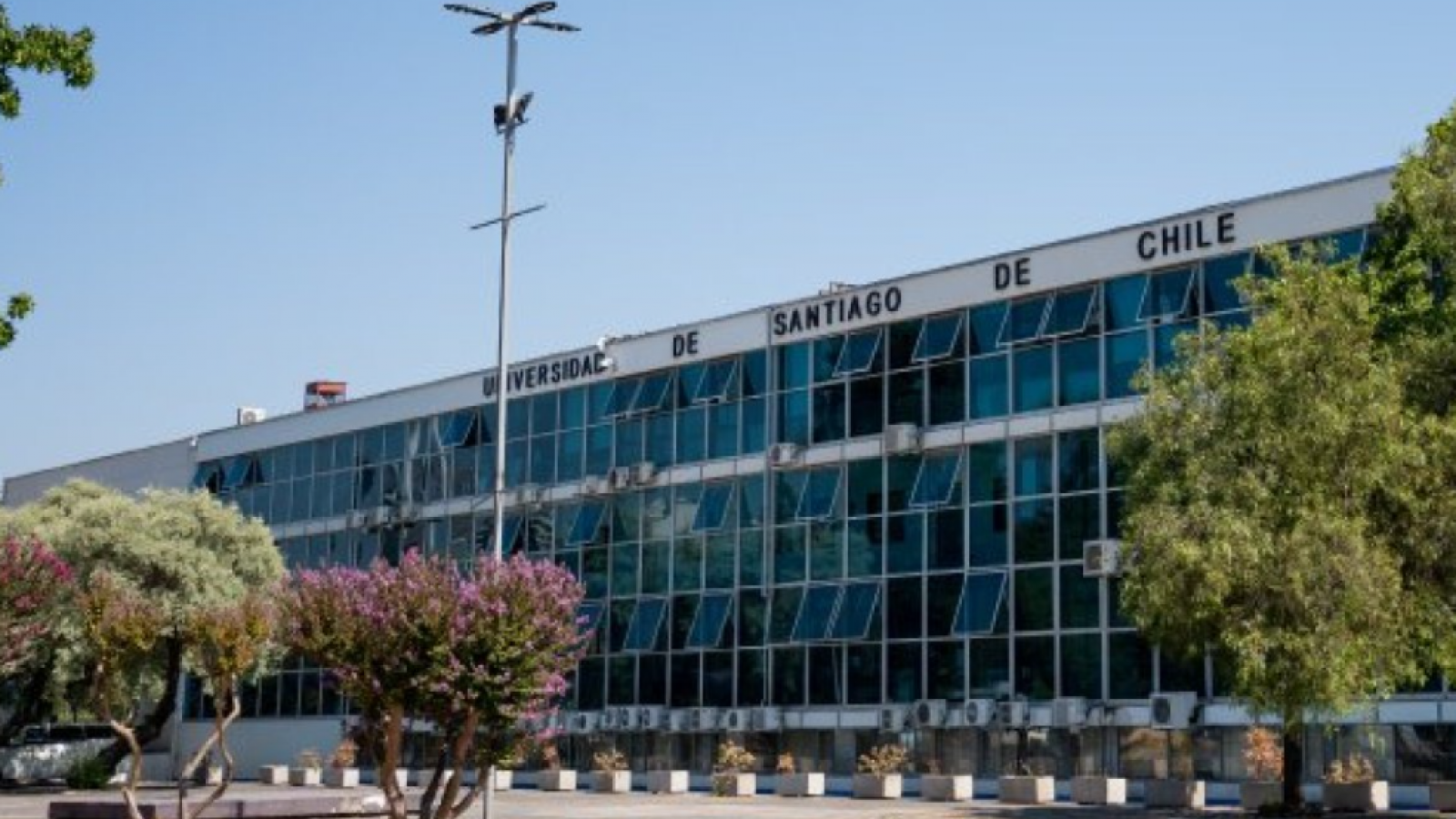 USACH informa de muerte de estudiante al interior de la Facultad de Administración y Economía
