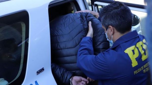 <p>Detenido femicida del Día de la Madre en Buin: Víctima tenía cuatro hijos</p>Detenido femicida del Día de la Madre en Buin: Víctima tenía cuatro hijos
