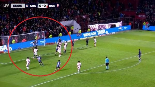"¡Qué locura chileno!": Los comentarios que generó la doble atajada de Brayan Cortés
