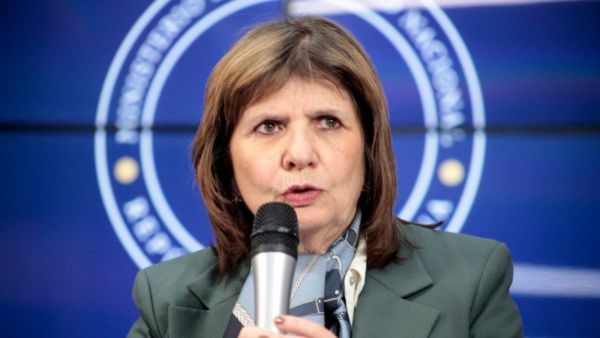 "Nos pasaron por arriba": Ex ministra argentina destaca el Metro de Santiago
