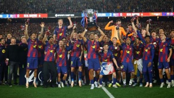 ¡Locura! Ganó dos títulos de liga con cuatro días de diferencia
