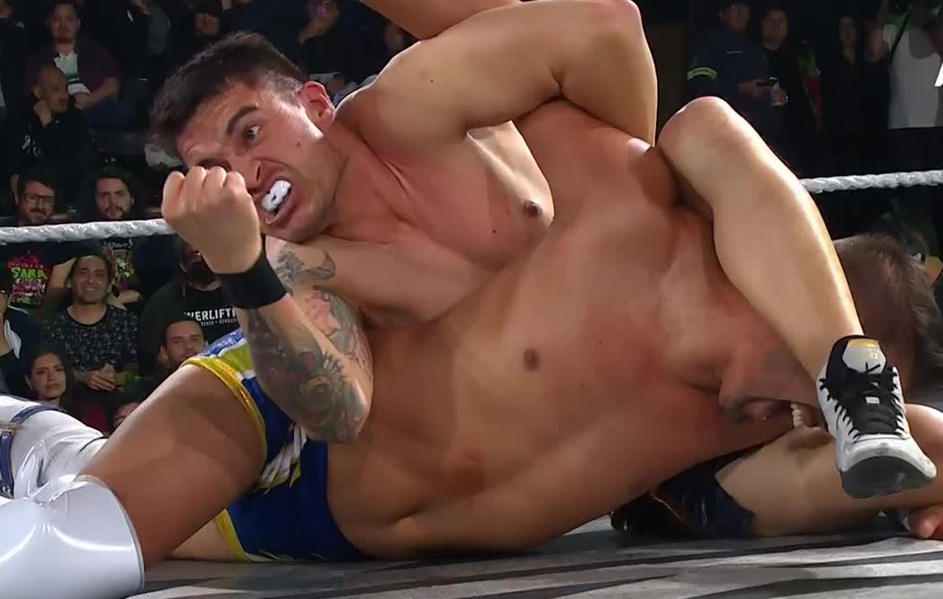 ¡Lucha electrizante en WKC! Billy Rocka se impuso ante Mr. Keyton
