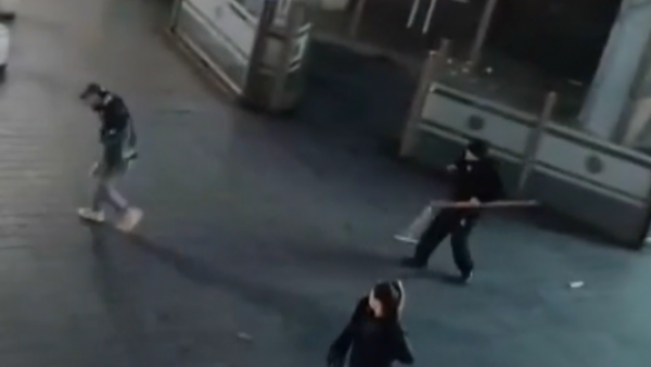 Guardias y mecheros protagonizan pelea en supermercado en Concón

