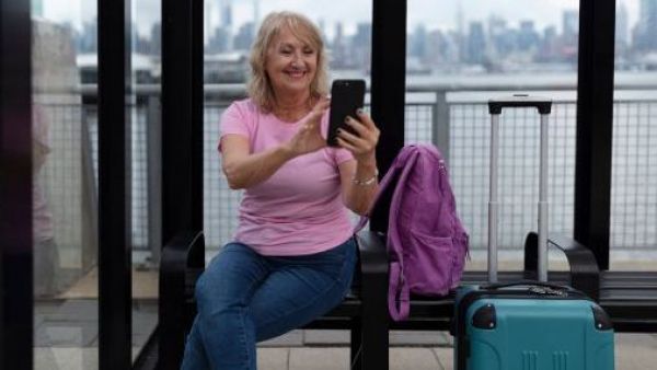 <p>Lanzan "truco" para usar IA y conseguir pasajes de bus más baratos para viajar por Chile</p>Lanzan "truco" para usar IA y conseguir pasajes de bus más baratos para viajar por Chile
