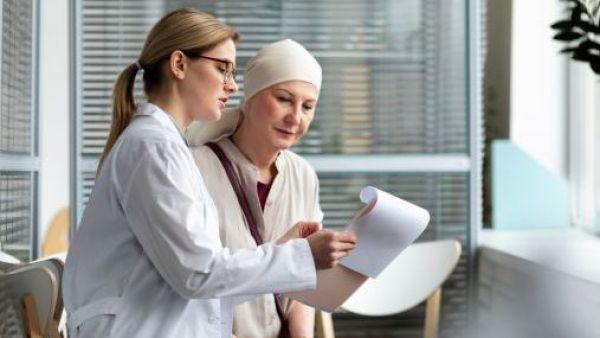 <p>Cáncer: síntomas como distensión abdominal y sangrado anormal que requieren atención</p>Cáncer: síntomas como distensión abdominal y sangrado anormal que requieren atención
