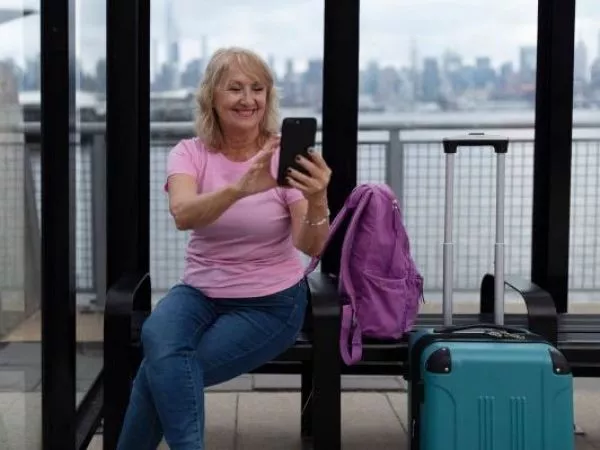 Lanzan "truco" para usar IA y conseguir pasajes de bus más baratos para viajar por Chile
