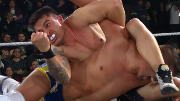 ¡Lucha electrizante en WKC! Billy Rocka se impuso ante Mr. Keyton
