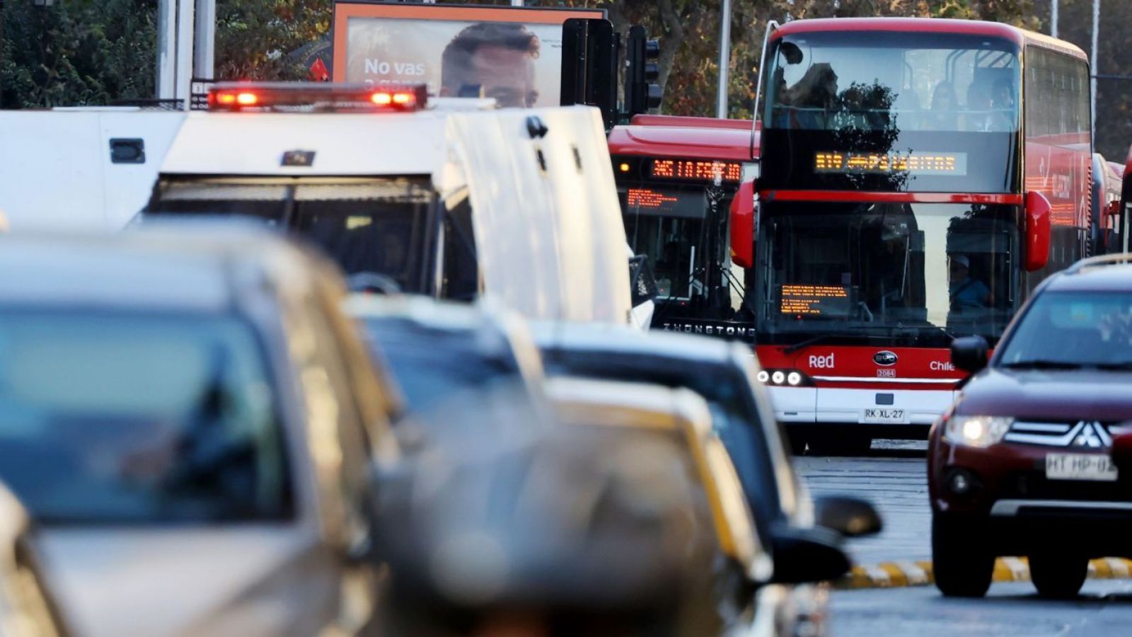 De Grange afirma que 1% cambió de auto a transporte público tras alza de bencina
