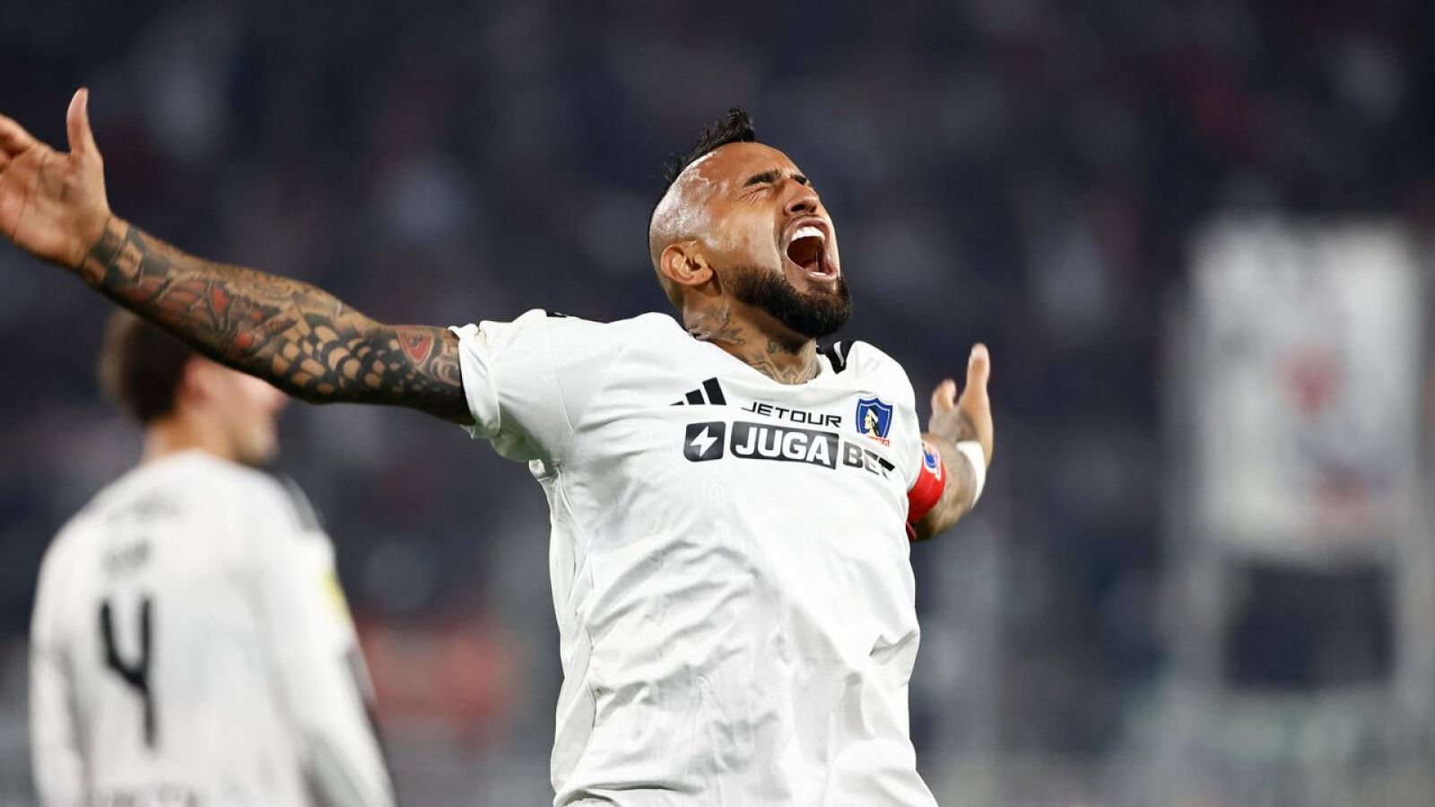 "Es de otro partido": Así fue el golazo de Arturo Vidal que desató la alegría en Colo Colo
