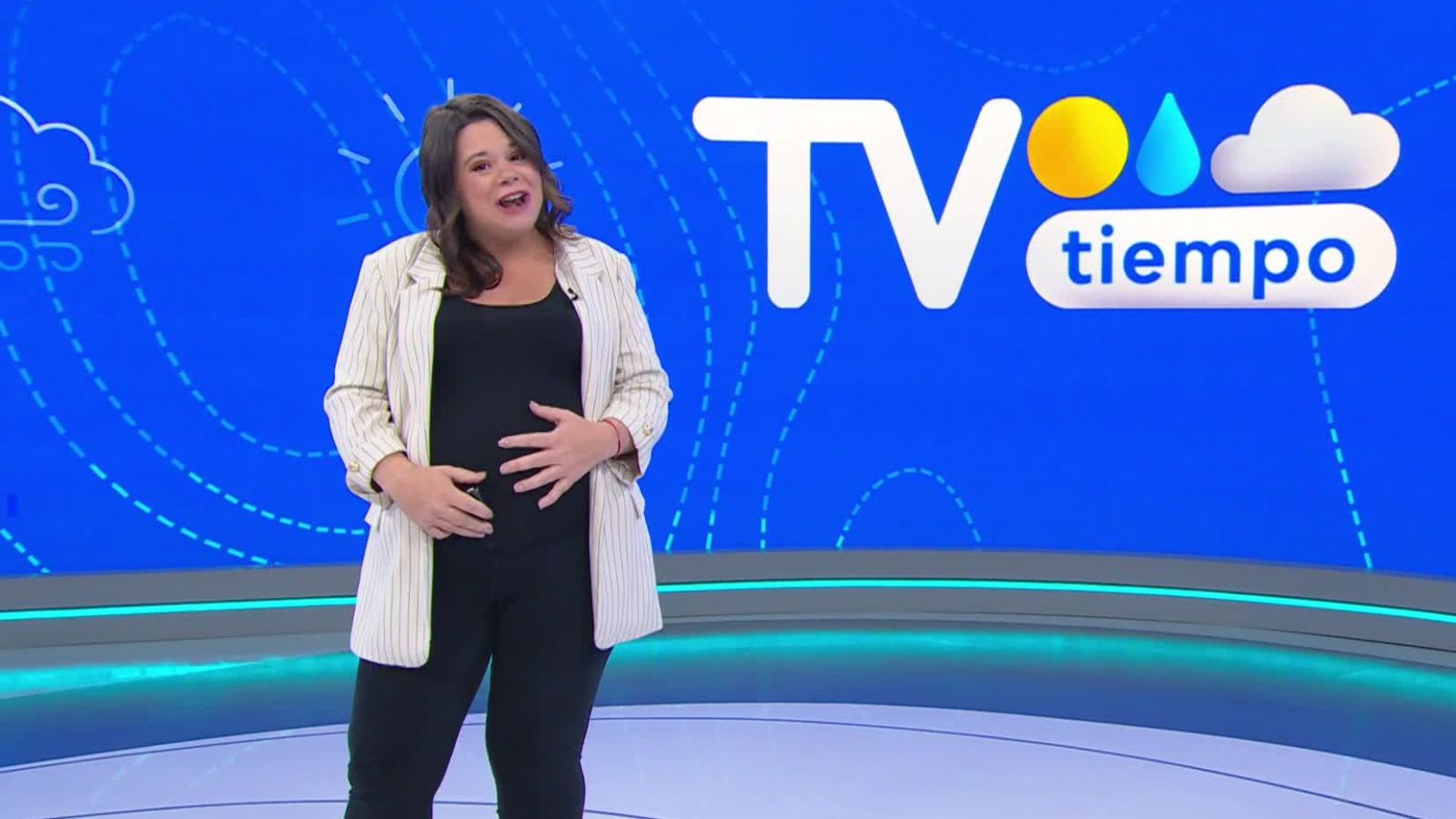 "Nosotras nos despedimos por un tiempo": La tierna despedida en pantalla de la meteoróloga de TVN
