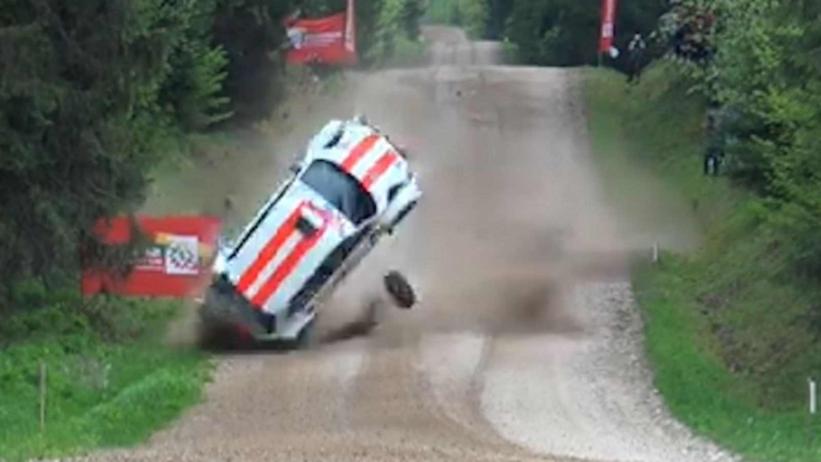 Así fue el brutal accidente en el Rally de Lituania
