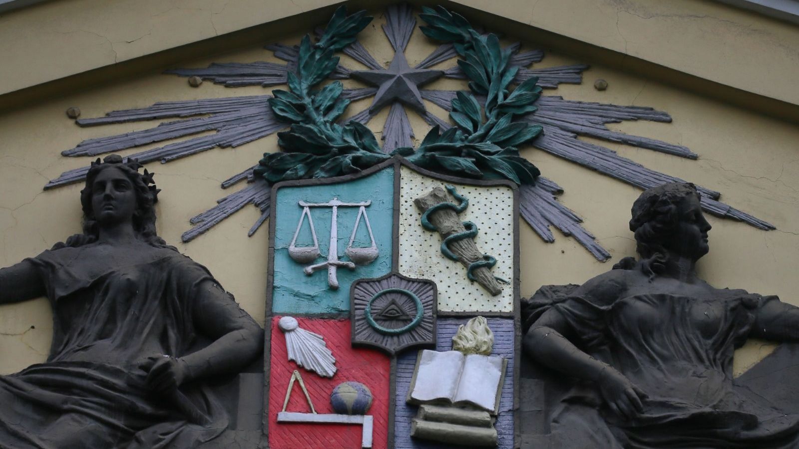 Universidad de Chile informa que revisará el contrato con Azul Azul
