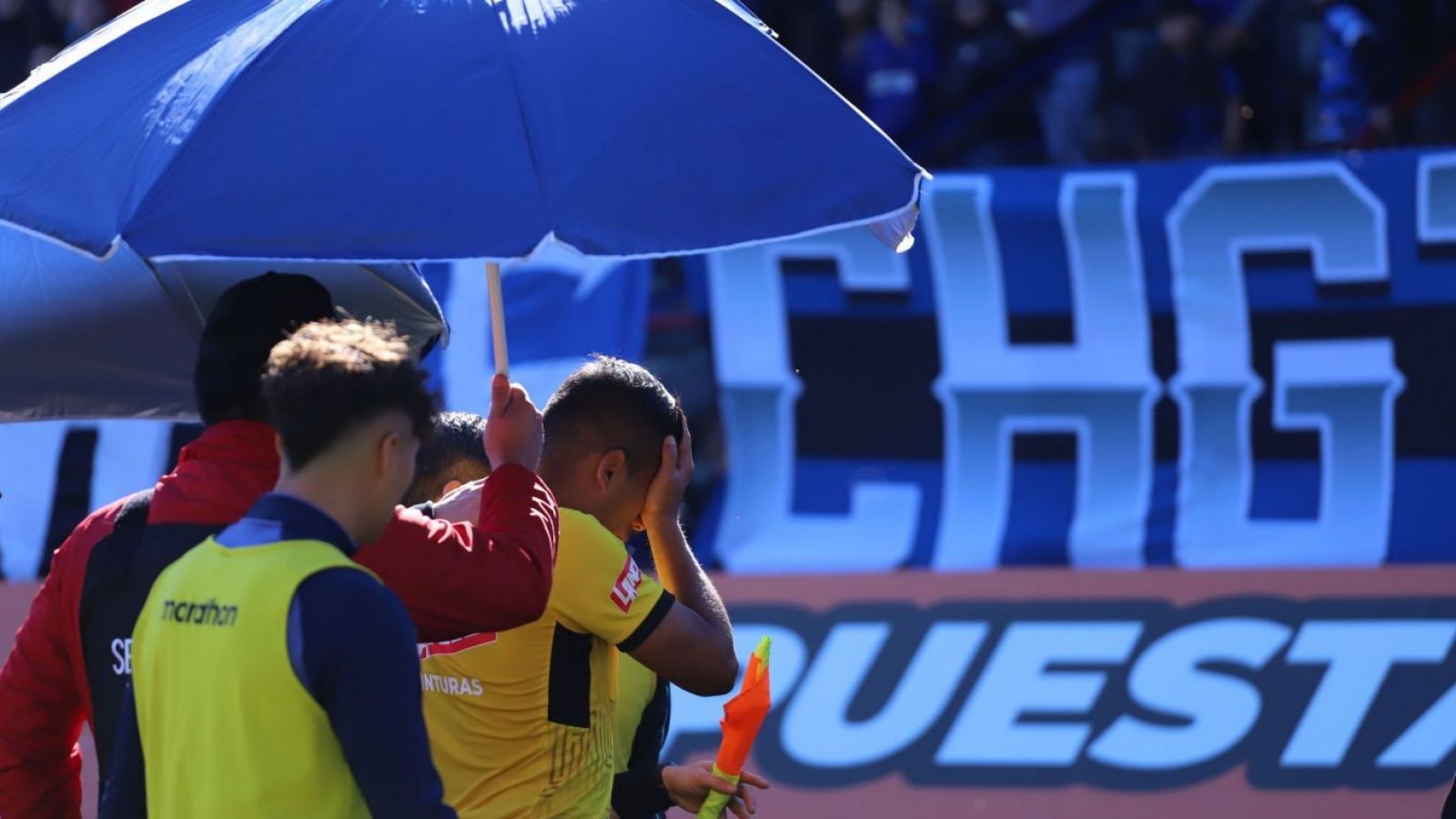 "Debido al dolor que me provocó el golpe": la denuncia que avergüenza al fútbol chileno
