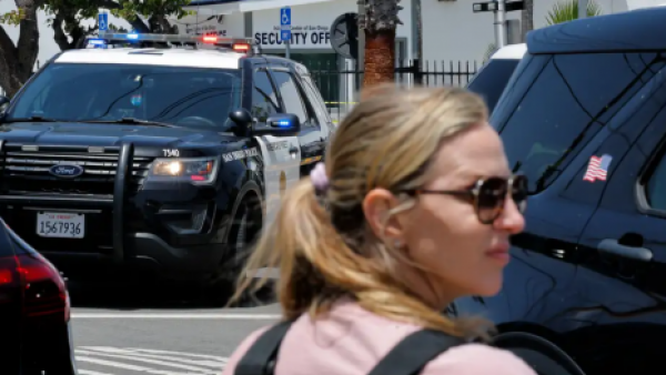 Al menos cinco muertos en tiroteo en mezquita de Estados Unidos
