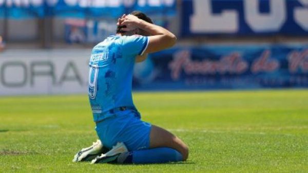 "Llegó en un momento complejo": Otro director técnico es despedido en el fútbol chileno
