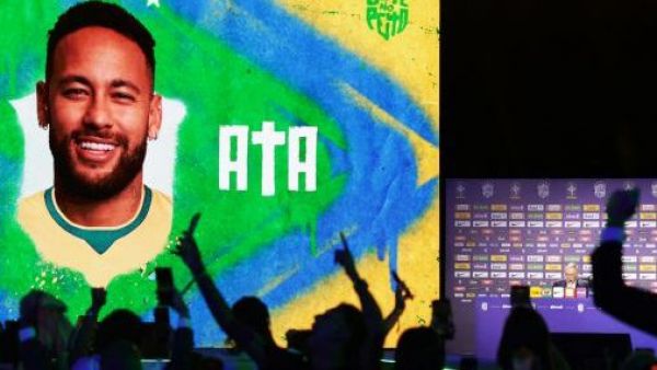 La cara de Ancelotti lo decía todo: La reacción de los hinchas de Brasil por nominación de Neymar
