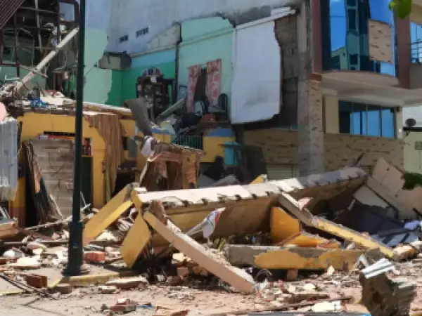 Daños leves y 27 heridos deja sismo de magnitud 6,1 en Perú