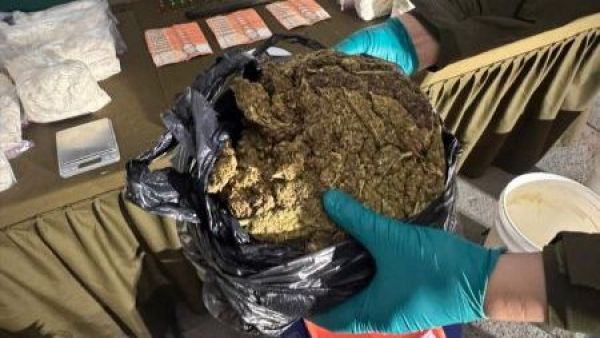 <p>Decomisan más de 40 kilos de droga en la Región del Biobío</p>Decomisan más de 40 kilos de droga en la Región del Biobío
