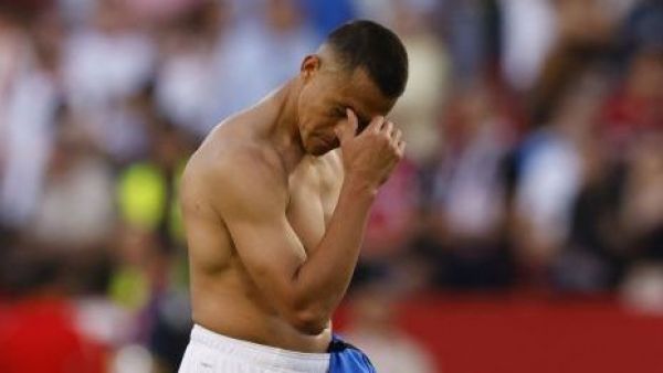 "Acuerdan la resolución de su contrato": el primer "cortado" de Sevilla tras asegurar la permanencia
