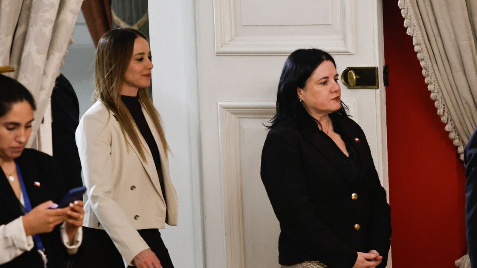 Analista político tras salida de Sedini y Steinert: "Había un problema al interior del equipo de gobierno"
