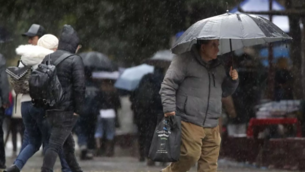Anuncian llovizna en la RM: Los sectores donde precipitará este jueves
