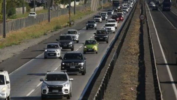 Fin de semana largo: Cerca de 500 mil vehículos saldrán de la RM sin medidas especiales en carreteras
