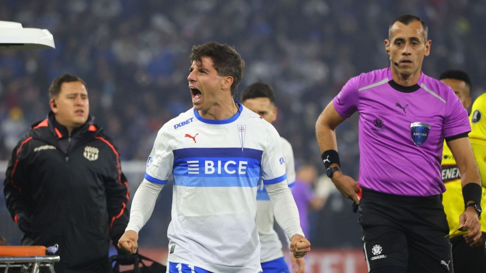 "Déjate de joder": la imagen que generó la indignación de los hinchas en partido Universidad Católica vs. Barcelona SC
