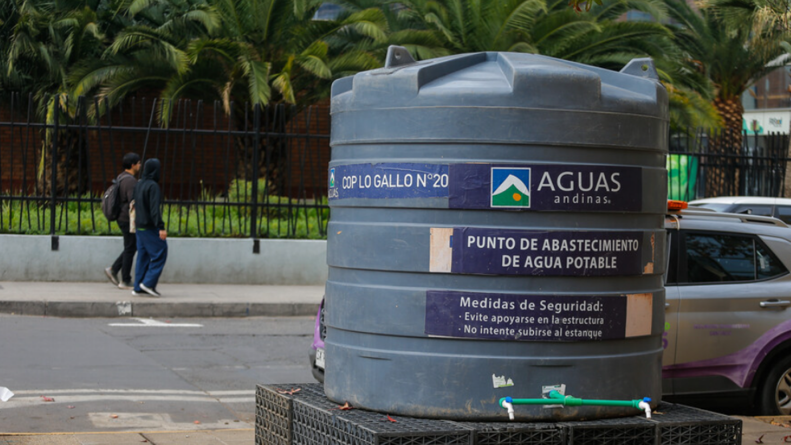 Corte masivo de agua en comunas de Santiago: ¿Cuándo se repone el suministro?
