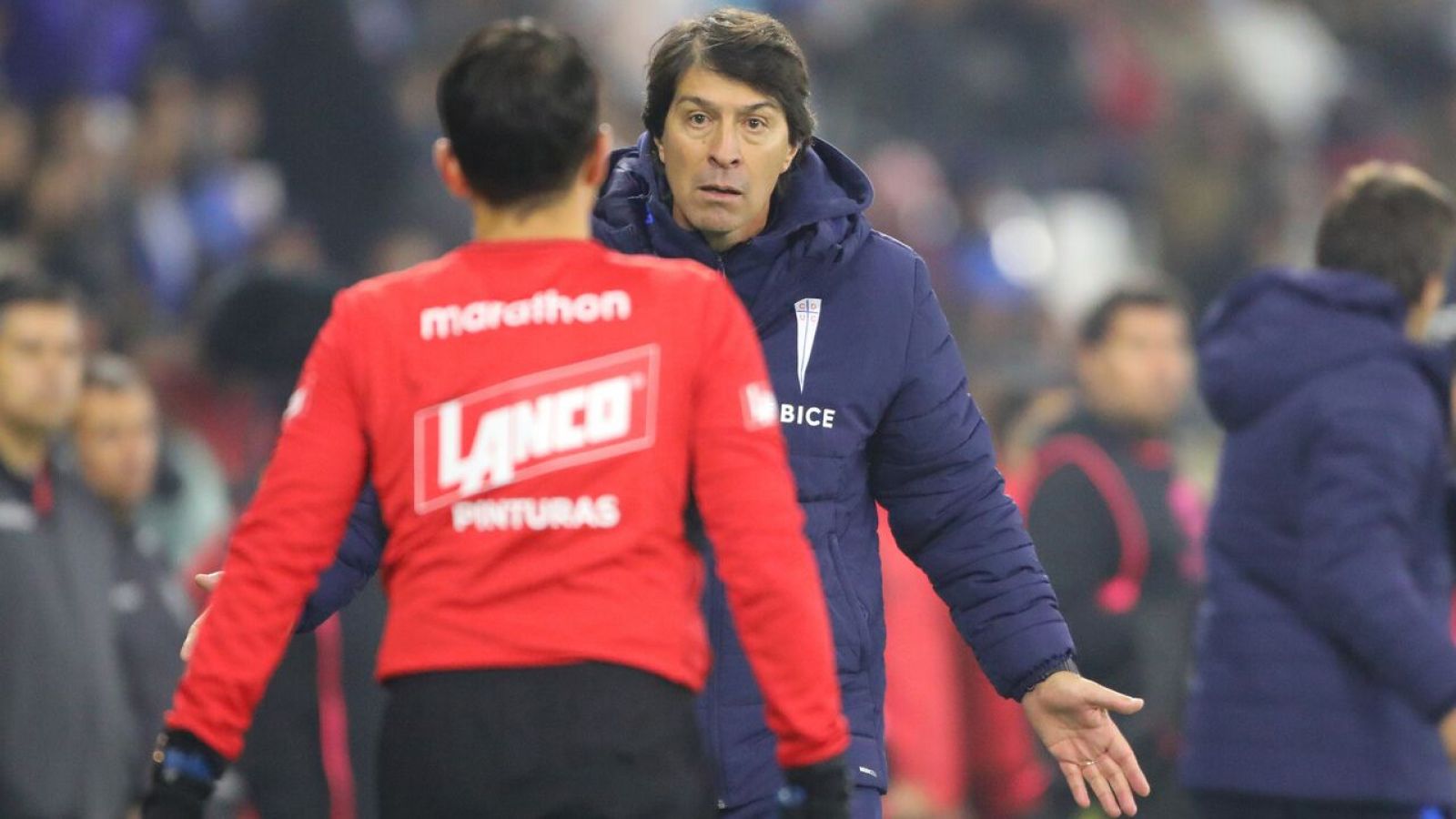 "Si comento lo que me dicen los árbitros dentro de la cancha, sería un papelón"
