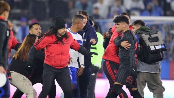 "Es feo que pasen estas cosas": DT de la UC explicó el origen de la pelea con Colo Colo
